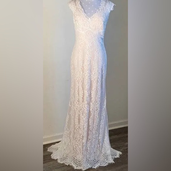 Tadashi Shoji for BHLDN Fiorelle Wedding Gown 14 - Picture 9 of 13